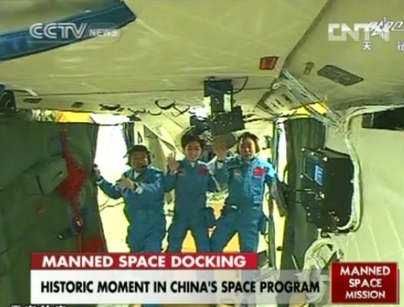shenzhou-9-docked-tiangong1 (1).JPG